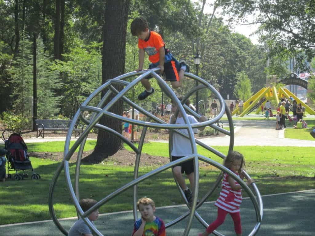 Parque de arte jugable Abernathy Greenway