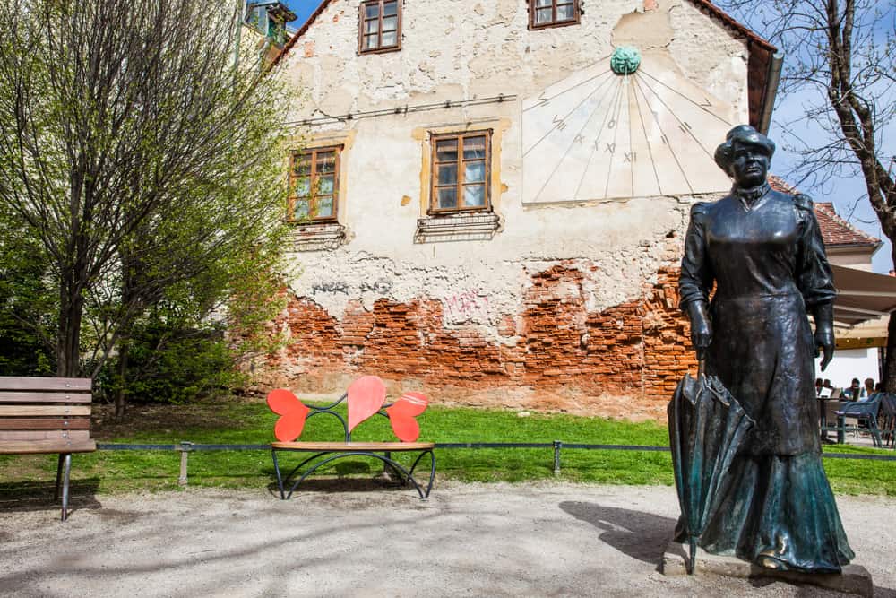 Estatua de Marija Jurić Zagorka