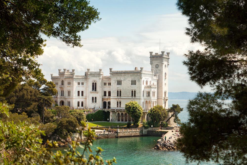 f Castillo de Miramare, Trieste, Italia