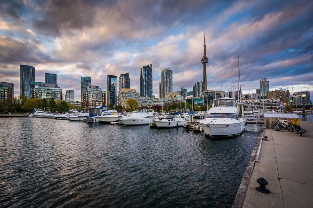 frente al puerto de toronto