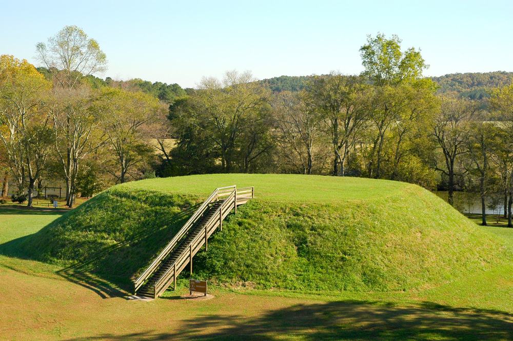 Sitio histórico de los montículos indios de Etowah