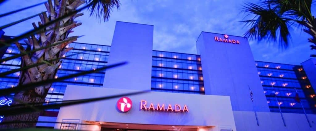 Ramada Virginia Beach frente al mar