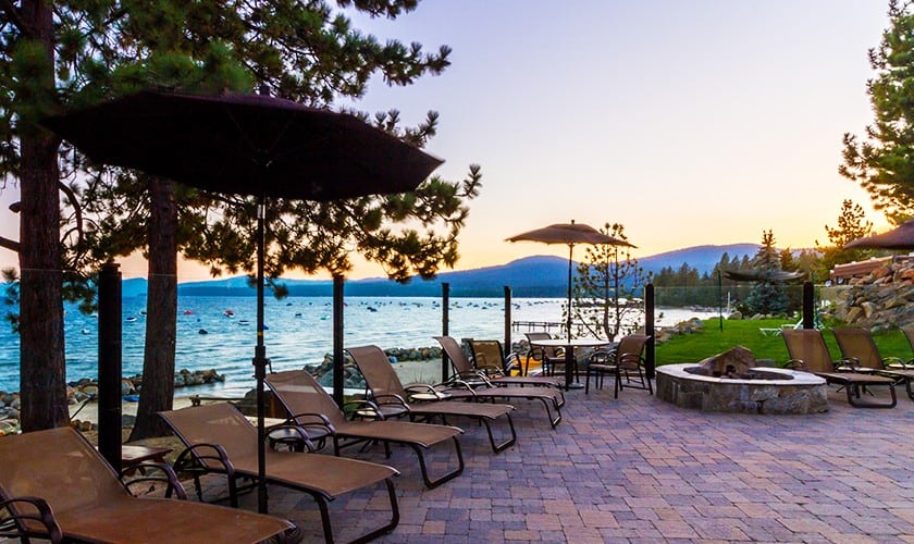 Albergue junto al lago Red Wolf