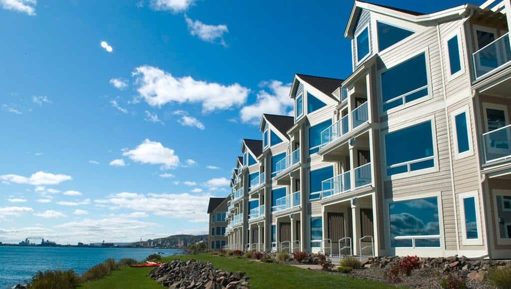 Beacon Pointe Resort en el lago Superior