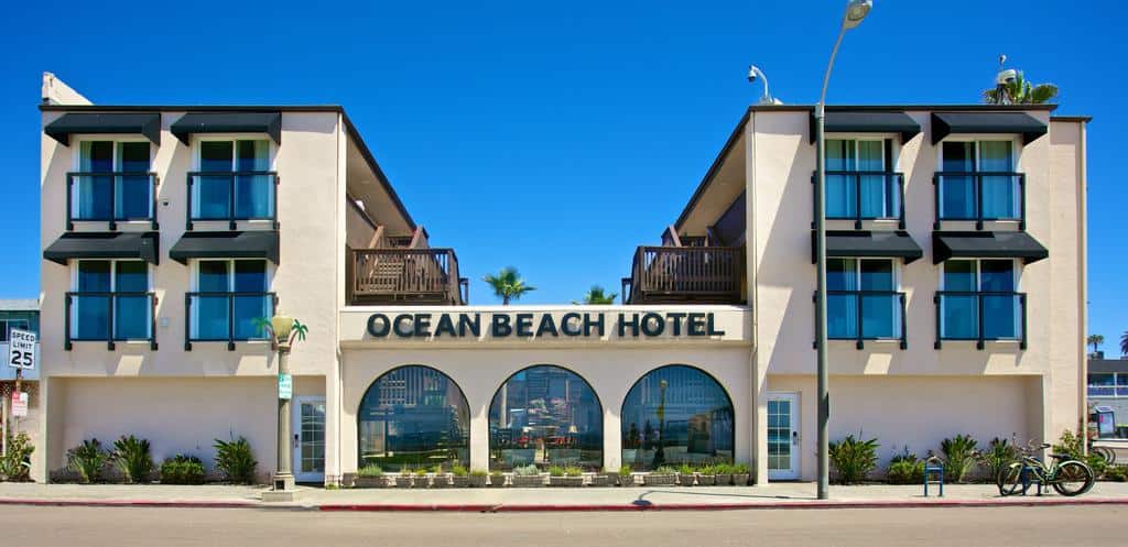 Hotel en la playa del océano