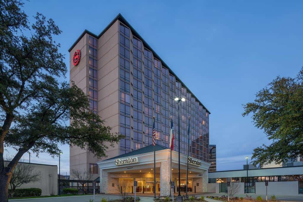 Sheraton Dallas Hotel por The Galleria