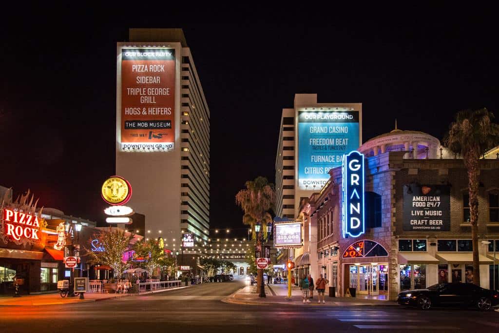 Gran hotel y casino en el centro