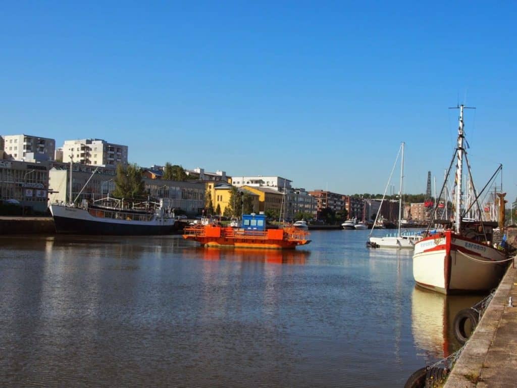 Ferry de la ciudad de Föri