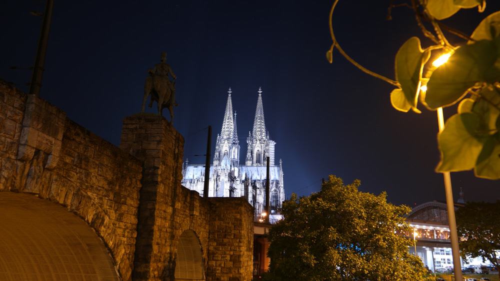 Catedral de Colonia de noche