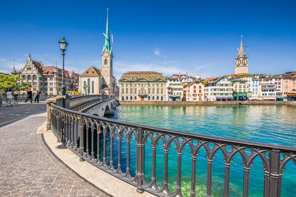 Vista del centro histórico de la ciudad de Zúrich