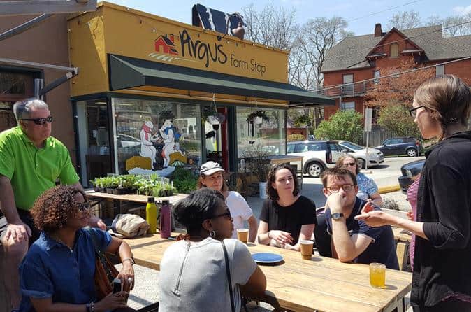 Recorrido gastronómico clásico de Ann Arbor por la acera