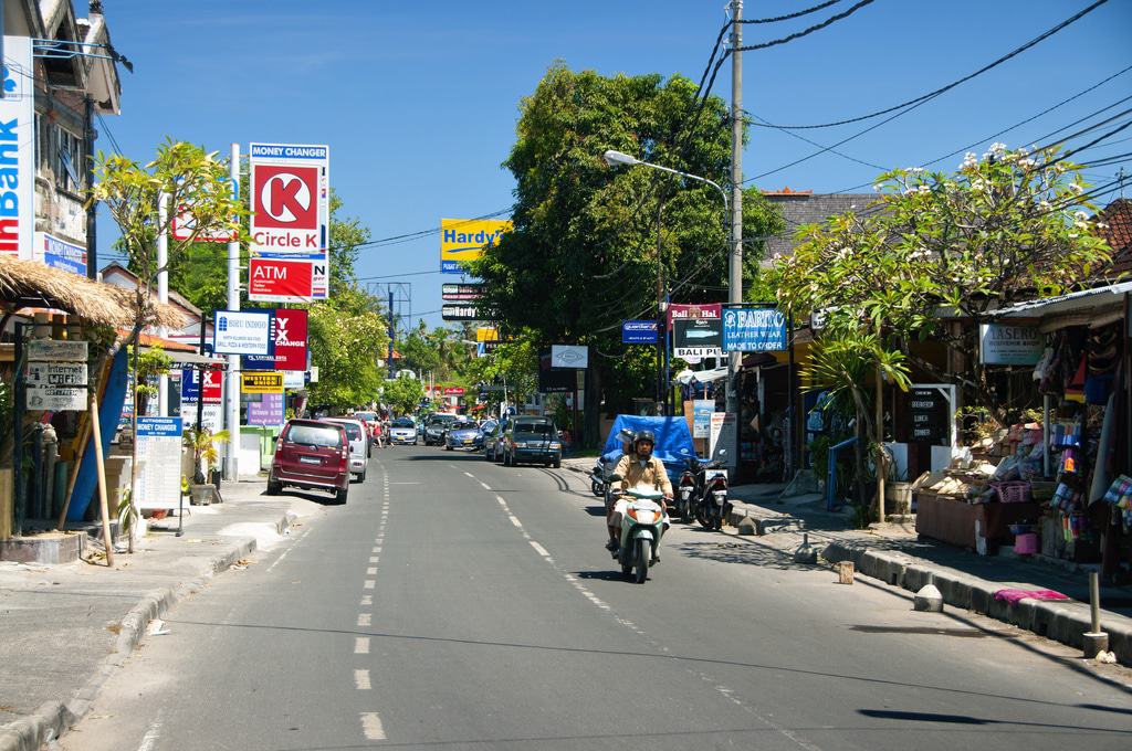 Jalan Danau Tamblingan