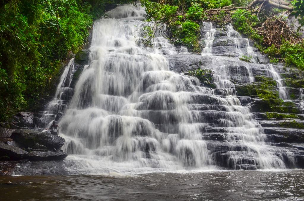 Cascada en el hombre