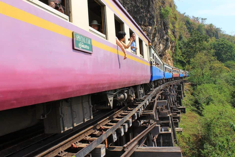 Excursión en tren por el río Kwai y la muerte desde Bangkok