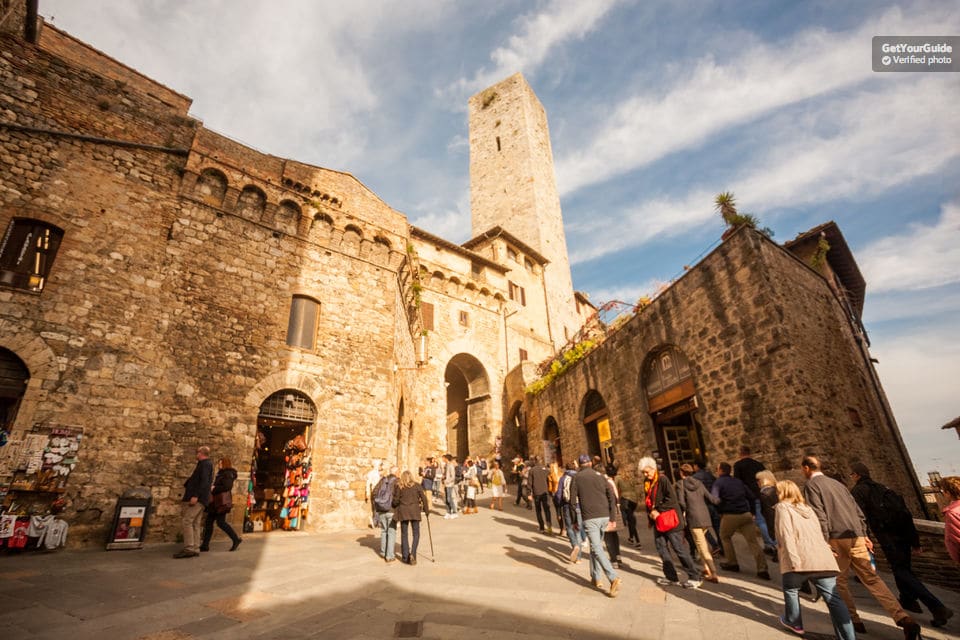 Siena, S. Gimignano y Monteriggioni con degustación de vino y comida