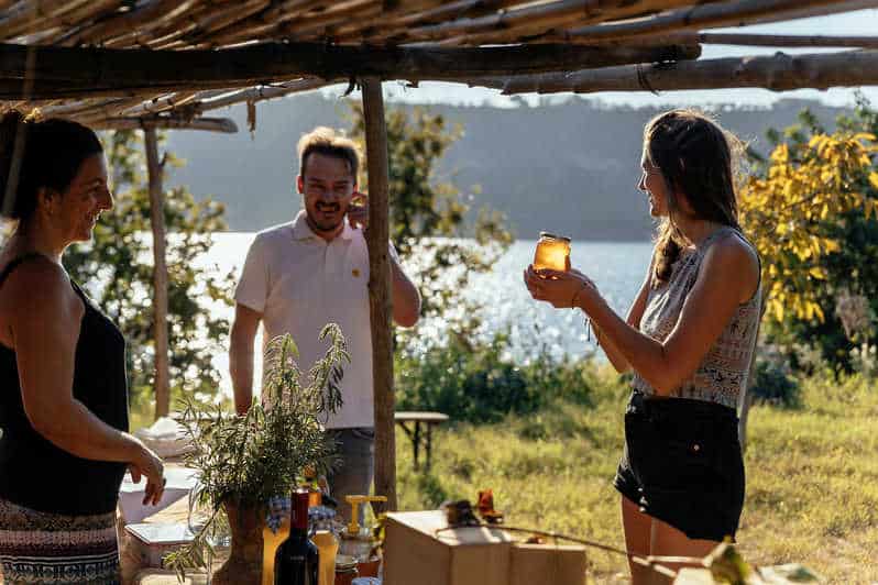 Paseo panorámico en bicicleta eléctrica con vino y comida en el viñedo