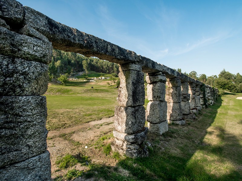 Aqueduto E Tanques De Cimo De Vila