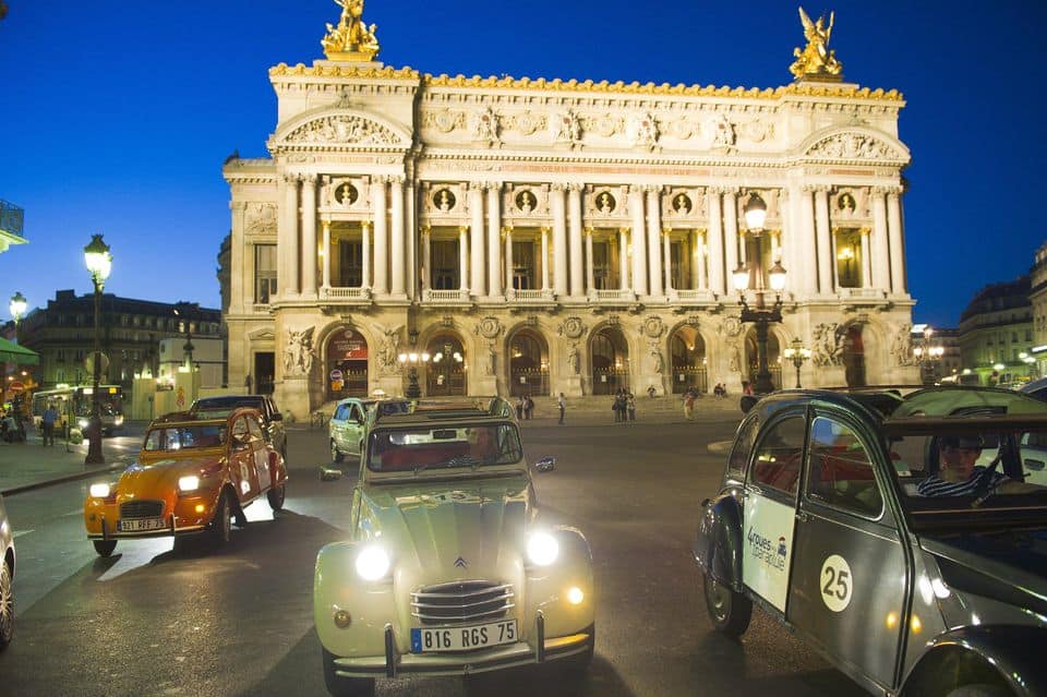 Tour Privado Nocturno Guiado Por París En Citroën 2CV